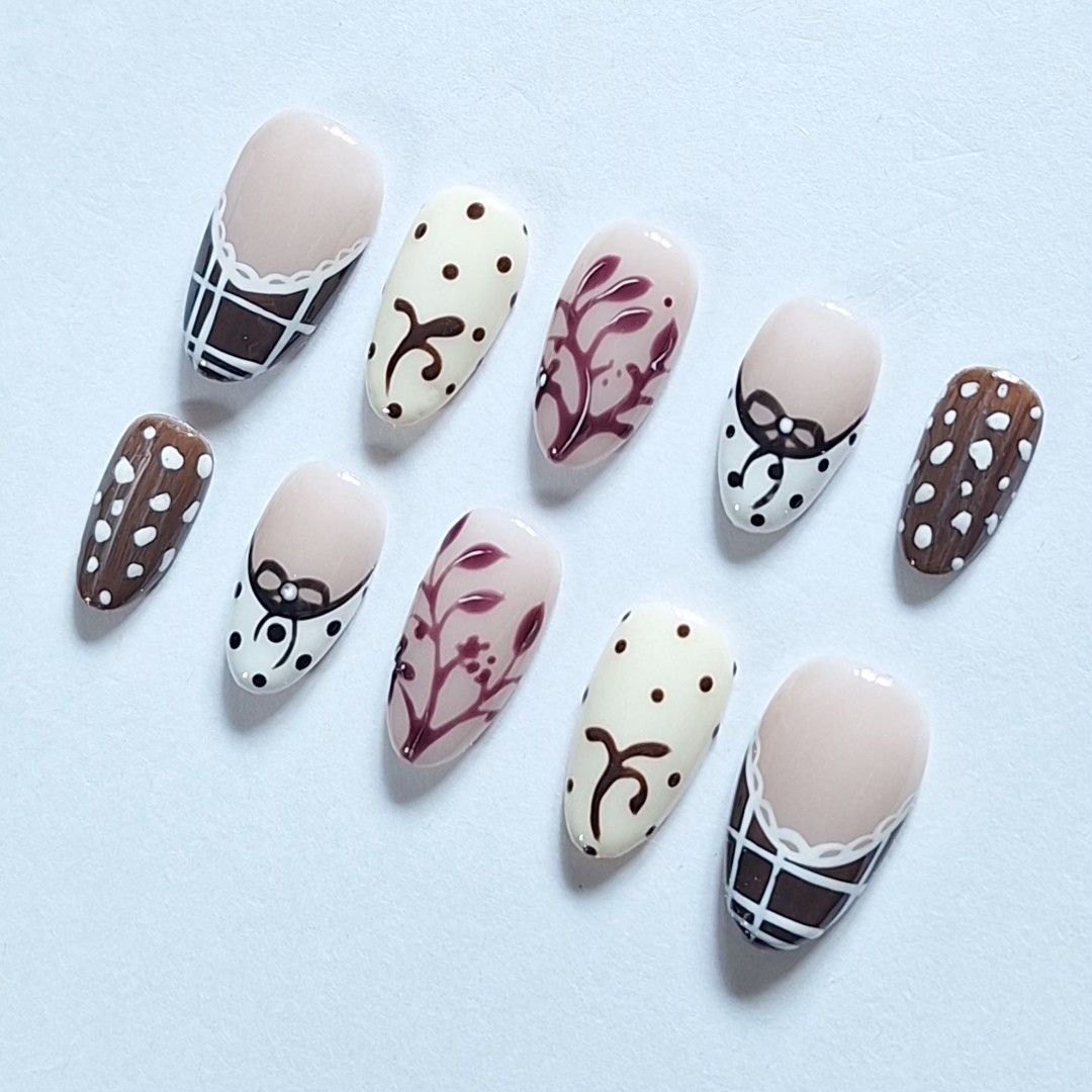Custom press on nails (Category: Hands & Nails) located in Quezon City. Submitted by luxetips_pressph (Listing ID 1463567462, Image 3). Description: Custom Press On Nails for 250-350php Any shape and length message to order and for inquiries! Inclusions: 📌 Nail Prep Kit (Alcohol Pads, Cuticle Pusher, Nail File) 📌Jelly Glue 📌 Care Card 📌Press On Nails.