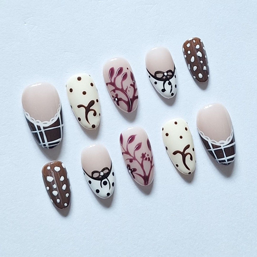 Custom press on nails (Category: Hands & Nails) located in Quezon City. Submitted by luxetips_pressph (Listing ID 1463567462, Image 2). Description: Custom Press On Nails for 250-350php Any shape and length message to order and for inquiries! Inclusions: 📌 Nail Prep Kit (Alcohol Pads, Cuticle Pusher, Nail File) 📌Jelly Glue 📌 Care Card 📌Press On Nails.