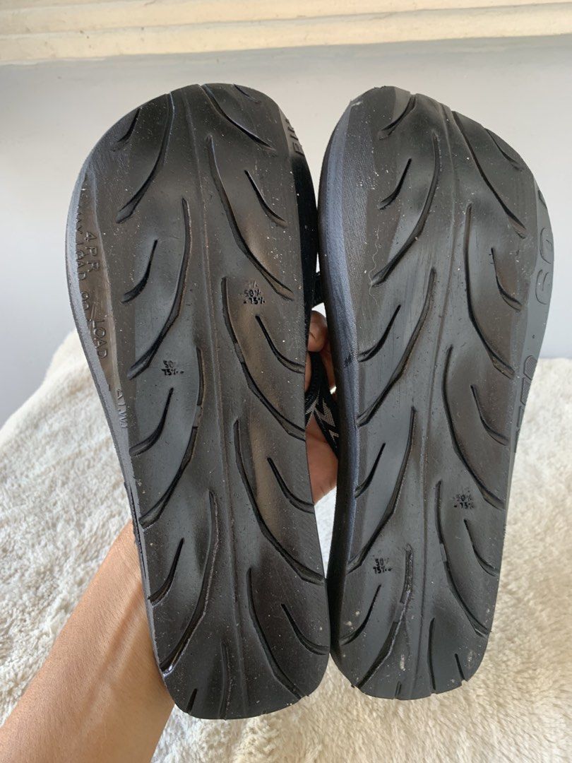 Customize Flip flops made tire sole (Category: Slippers and slides) located in Taguig. Submitted by madisam (Listing ID 1463575853, Image 3). Description: Customize Flip flops sole made of tire Size:26 CM.