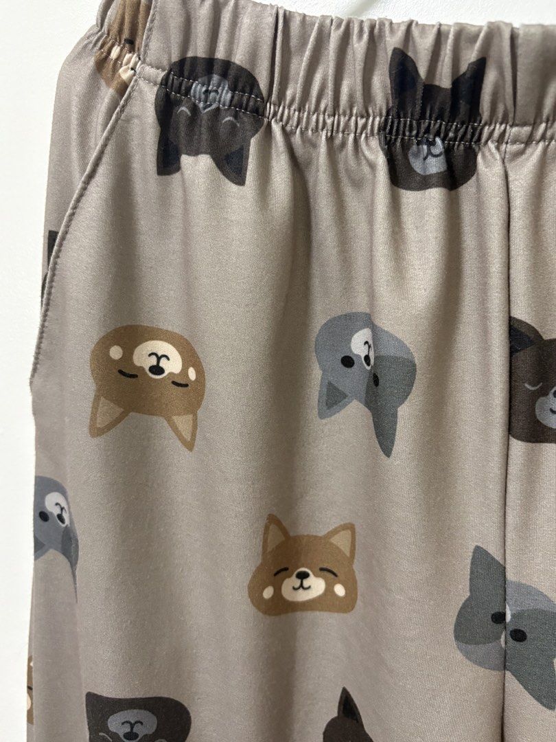 Cute Cat Print Pajama Pants + FREE Bra (Category: Other Bottoms) located in Manila. Submitted by thecloseteditph (Listing ID 1463685387, Image 3). Description: ✨ Cute cat print ✨ Relaxed/loose fit ✨ Elastic waistband ✨ With side pockets 🎁 FREE Bra — purchased in the wrong size, kaya I’m giving it away for FREE with the pajama. Bra is not part of the original pajama set. 📌 Please check photos for actual item & details..
