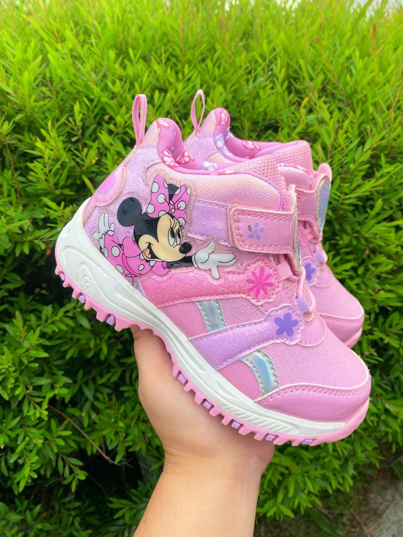 Daisy Duck & Minnie Mouse IMPORTED (Category: Babies & Kids Fashion) located in Mandaluyong City. Submitted by kickzforkidz (Listing ID 1463666225, Image 2). Description: Please read po. Imported items lahat ng sinesell ko, fresh from the US 🇺🇸 With tags and lights! For available sizes kindly message me here or sa page na posted ko sa photos. COD available via JNT po, next day delivery! Pwedeng mag video call sa lahat ng items ko so dont worry!