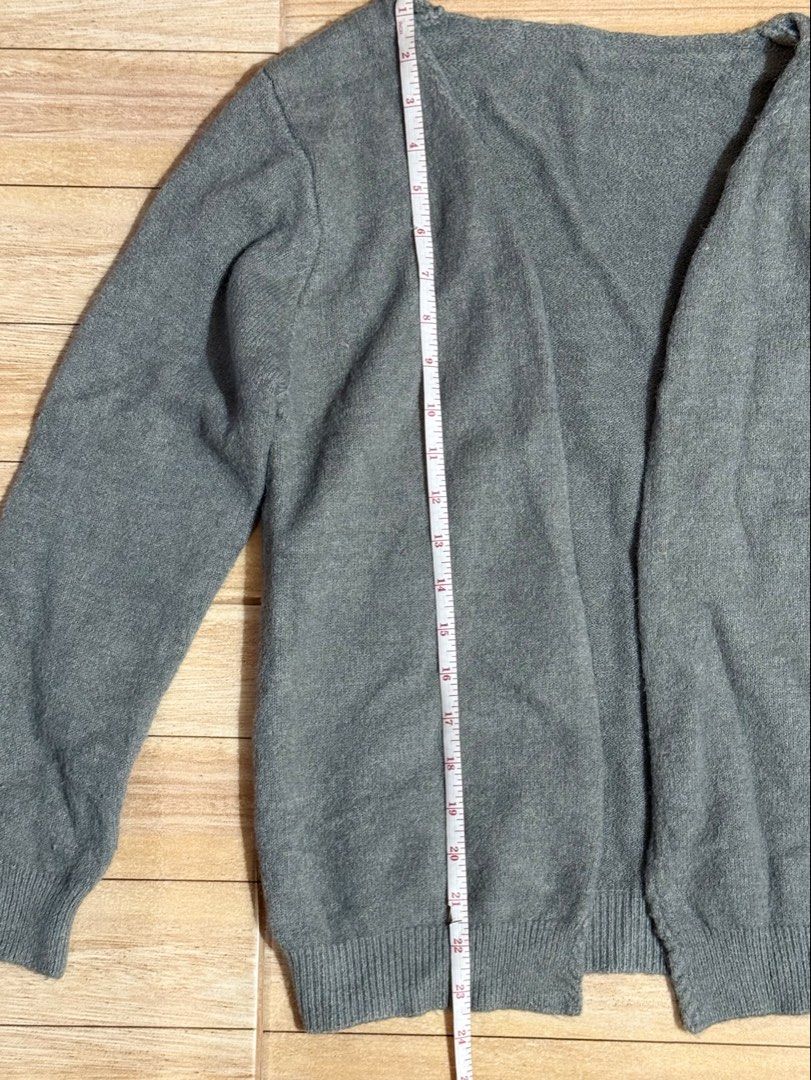 dark gray knit cardigan (Category: Coats, Jackets and Outerwear) located in Binan City. Submitted by nakednini (Listing ID 1463710688, Image 3). Description: ⋆ simple gray buttonless cardigan ⋆ warm knit fabric ⋆ has ribbed cuffs and hem ⋆ perfect outerwear piece dm me if you'd like more details 💌.