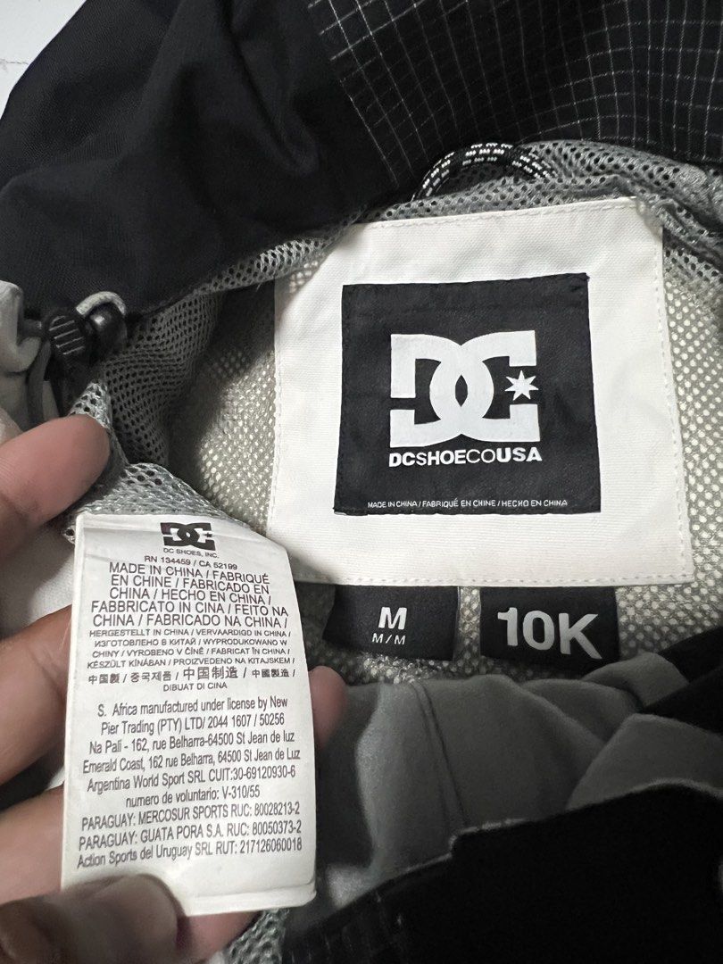 DC White ASAP Anorak Packable Jacket (Category: Coats, Jackets and Outerwear) located in Quezon City. Submitted by .next_wear (Listing ID 1463624761, Image 2). Description: - White DC Shoes USA Anorak Jacket - Size: Medium (M on tag) XXL fittings - dimes: 24 width 30 length - Front mesh pocket - Zippered side pockets - Black hood with checkered lining - Ideal for casual wear and outdoor activities.