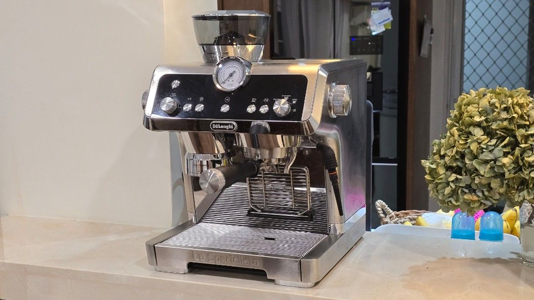 DeLonghi La Specialista EC9335 Espresso Machine (Category: Coffee Machines & Makers) located in Pasig City. Submitted by ryanramos14 (Listing ID 1463699179, Image 2). Description: DeLonghi La Specialista EC9335 Features: - Integrated Grinder -Tamp Assist Feature - Sleek Stainless Steel Finish Excellent Working Condition Reason for Selling: Not used anymore Perfect for home baristas looking for quality and convenience. .
