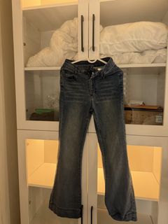 (Category: ) located in . Submitted by destashingmycloset (Listing ID 1463695497, Image 1). Description: .