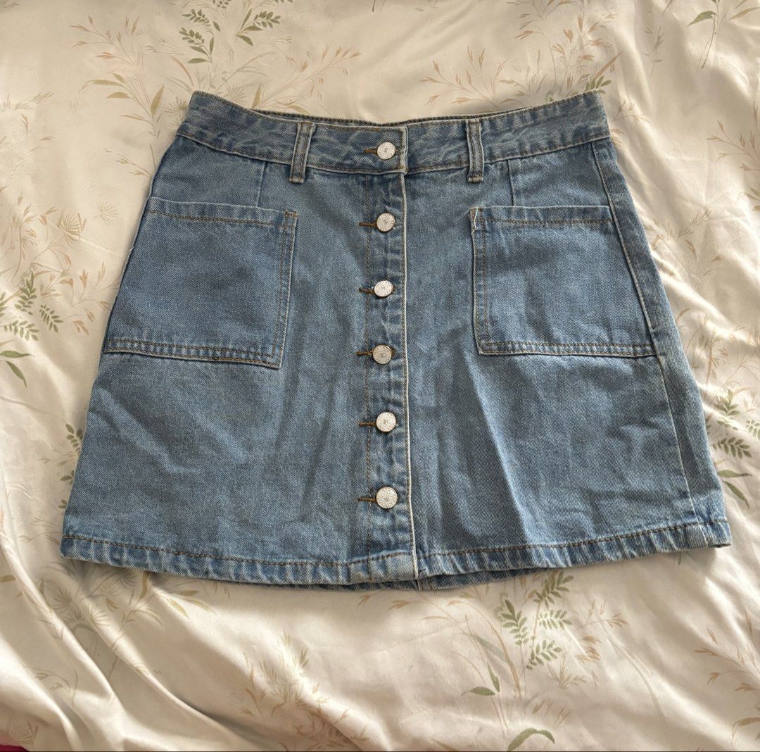Denim Skirt (Category: Skirts) located in Manila. Submitted by hygeia555 (Listing ID 1463741770, Image 1). Description: waistline: 30.