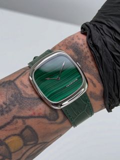 (Category: ) located in . Submitted by e.s.watches (Listing ID 1463703764, Image 1). Description: .