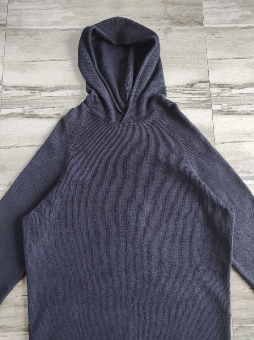 Denver Hayes Hoodie Jacket - Large (Category: Coats, Jackets and Outerwear) located in Dasmarinas. Submitted by acesteve (Listing ID 1463644719, Image 3). Description: Size in inches: 21 width 29.5 length No issues or alterations Loc: Dasma Cavite MOP: Gcash.