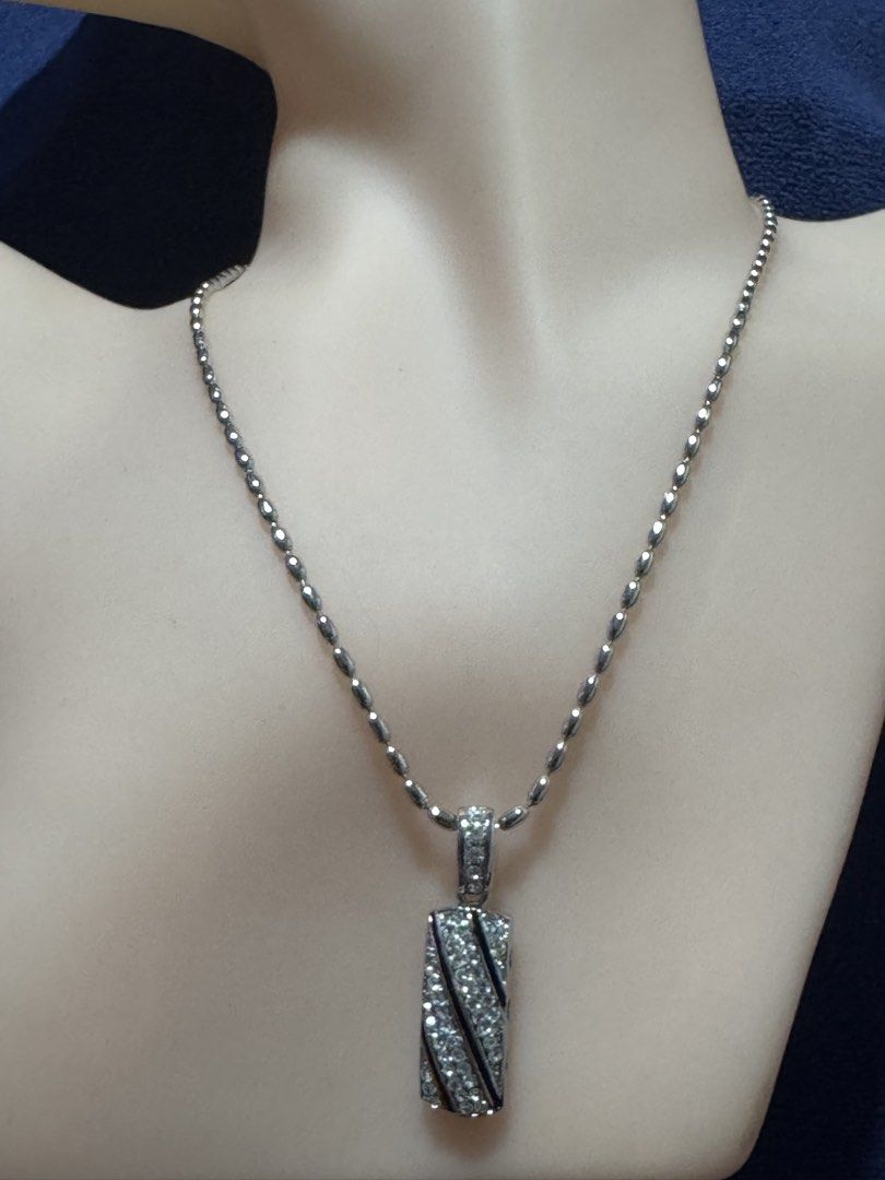diagonal stripes alternating between pavé-set clear stones (Category: Necklaces) located in Angeles City. Submitted by zyeplustradings (Listing ID 1463588004, Image 3). Description: crystals diagonal stripes alternating between pavé-set clear stones .