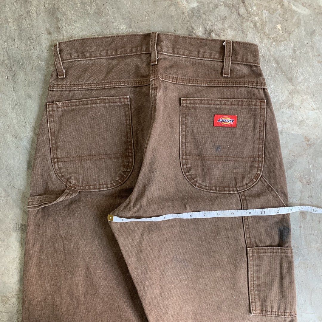 Dickies Brown Carpenter Work Pants (Category: Jeans) located in Manila. Submitted by emplysthrift. (Listing ID 1463686758, Image 2). Description: Actual dimes on tapemeasure Waist " 31.5 Length "43 Good Condition Colorrate: 9/10 Flaws: paints Unli vouch/vc for safe transactions 📲 Location: Laspinas City, Metro Manila, Brngy Talon Uno. 📍 DM IF INTERESTED📥 - Brown Dickies work pants - Classic carpenter style with tool pocket - Minor marks and sc