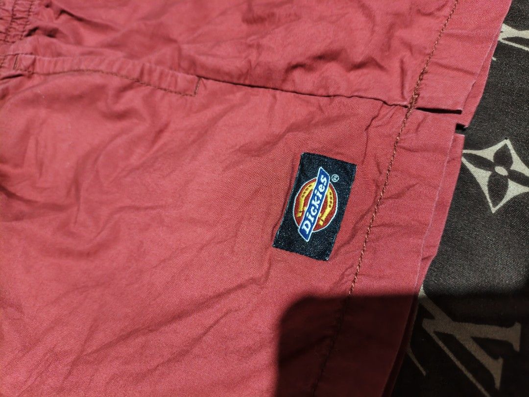 Dickies shorts (Category: Shorts) located in Maasim. Submitted by ukayganda25 (Listing ID 1463624282, Image 2). Description: as new 28-32 waistline 12 length .