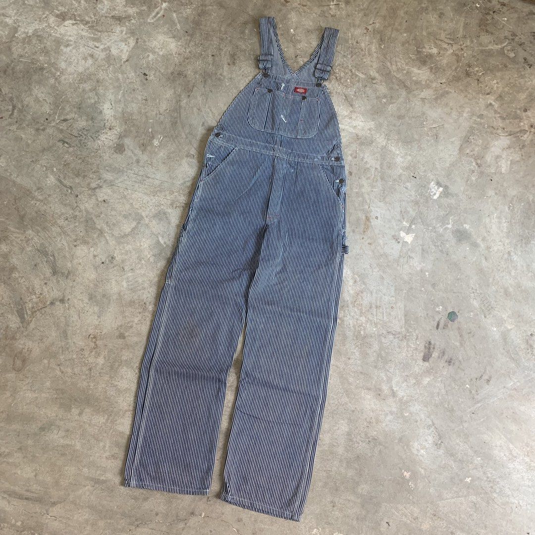 Dickies Striped Denim Bib Overalls (Category: Jeans) located in Manila. Submitted by emplysthrift. (Listing ID 1463687793, Image 1). Description: Dickies Striped Denim Bib Overalls Actual dimes on tapemeasure Waist " 35 Length "63 Excellent Condition Colorrate: 9.3/10 Flaws: none Unli vouch/vc for safe transactions 📲 Location: Laspinas City, Metro Manila, Brngy Talon Uno. 📍 DM IF INTERESTED📥 - Classic Dickies striped denim overalls - Blue and 