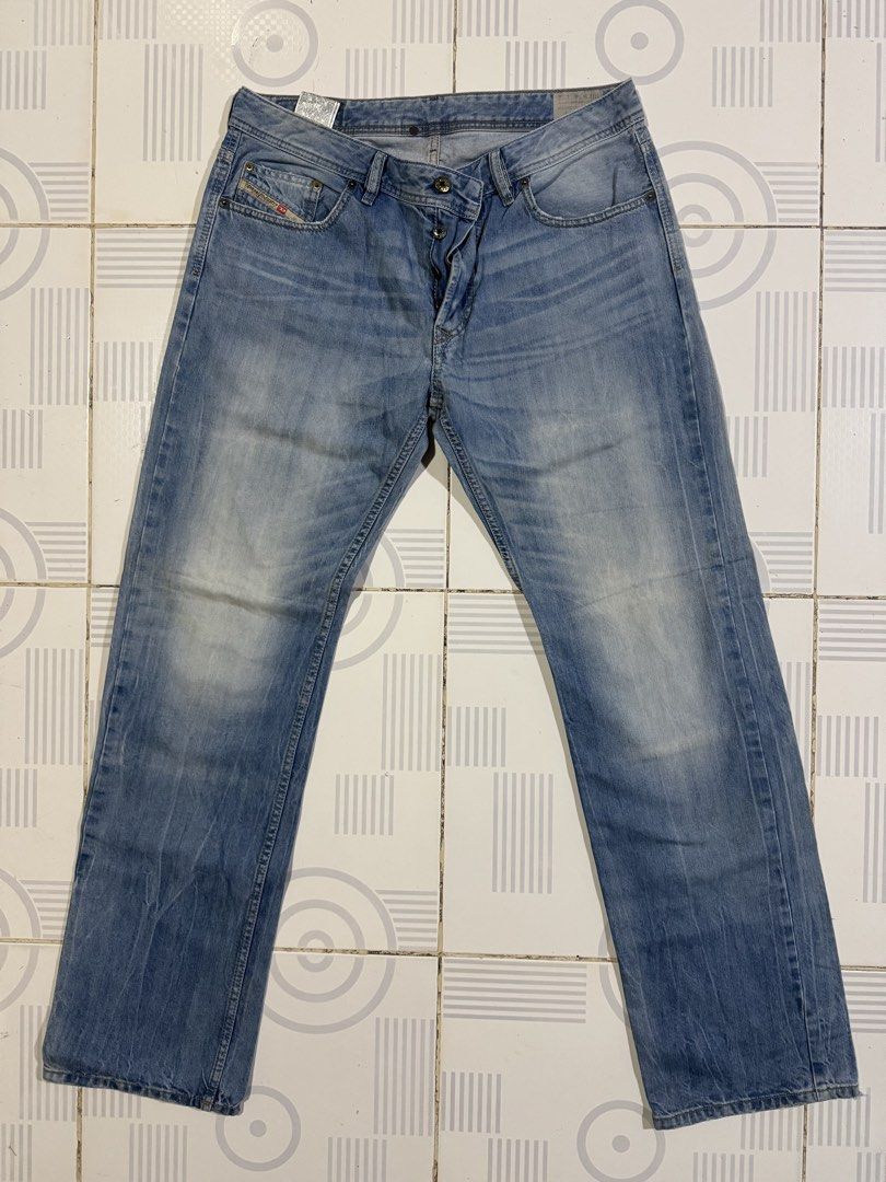 DIESEL LARKEE (Category: Jeans) located in Cebu City. Submitted by etnaner (Listing ID 1463736934, Image 2). Description: DIESEL LARKEE JEANS MADE IN ITALY SIZE: 34W on tag Good condition Normal fading .