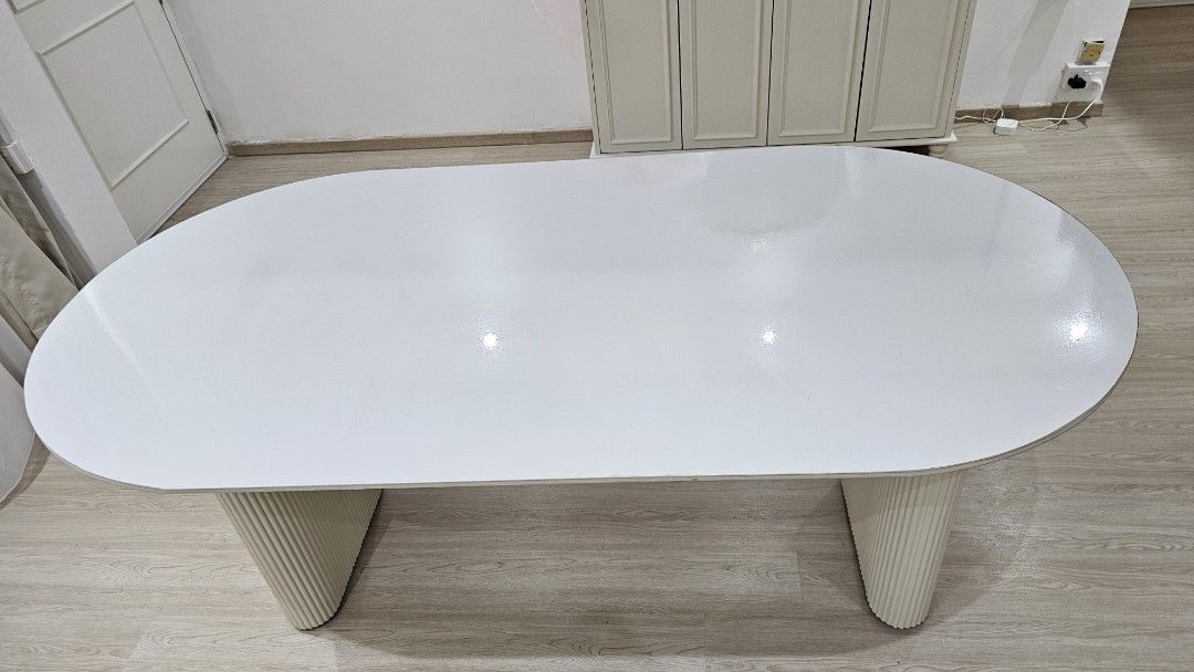 Dining Table (Category: Tables & Sets) located in Singapore. Submitted by icequeennn (Listing ID 1463630456, Image 1). Description: Dining Table for Sale 🤍 Dimensions: 180cm (L) × 75cm (H) Comes with a table protector, which we have used since day one to protect the table. We’ll include it together with the table — feel free to remove it if you prefer the table without it. Hardly used as we mostly use our island table. Serious buyers only. No lo