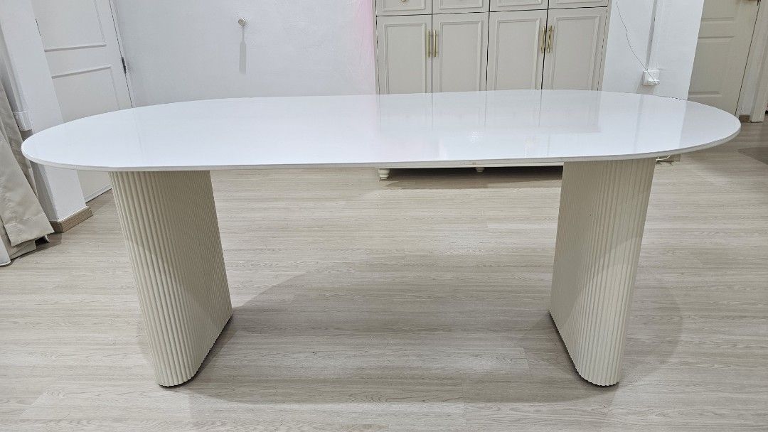 Dining Table (Category: Tables & Sets) located in Singapore. Submitted by icequeennn (Listing ID 1463630456, Image 2). Description: Dining Table for Sale 🤍 Dimensions: 180cm (L) × 75cm (H) Comes with a table protector, which we have used since day one to protect the table. We’ll include it together with the table — feel free to remove it if you prefer the table without it. Hardly used as we mostly use our island table. Serious buyers only. No lo