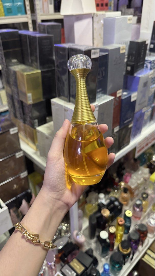 Dior J’adore EDP 100ml (Category: Fragrance & Deodorants) located in Manila. Submitted by r.nicole565 (Listing ID 1463623291, Image 2). Description: -Brandnew with Box -Long Lasting Scent -Quality -Trusted by many!🥰.