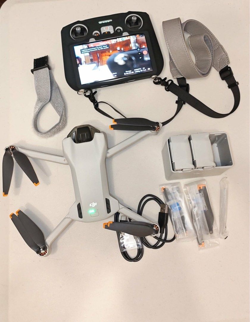 DJI Mini 3 Fly More Combo (Category: Drones) located in Rodriguez. Submitted by bmade08 (Listing ID 1463684801, Image 2). Description: 🚁 FOR SALE: DJI Mini 3 Fly More Combo + DJI RC Complete Set + Hard Case + 2× 128GB SD Cards 💰 ₱25,500 Purchased: November 2025 Condition: ⭐ Hardly used / Very good condition Original box and accessories included 🚁 DJI Mini 3 Specs • Under 249g with standard battery • 1/1.3” CMOS sensor • 4K HDR video • 48MP pho