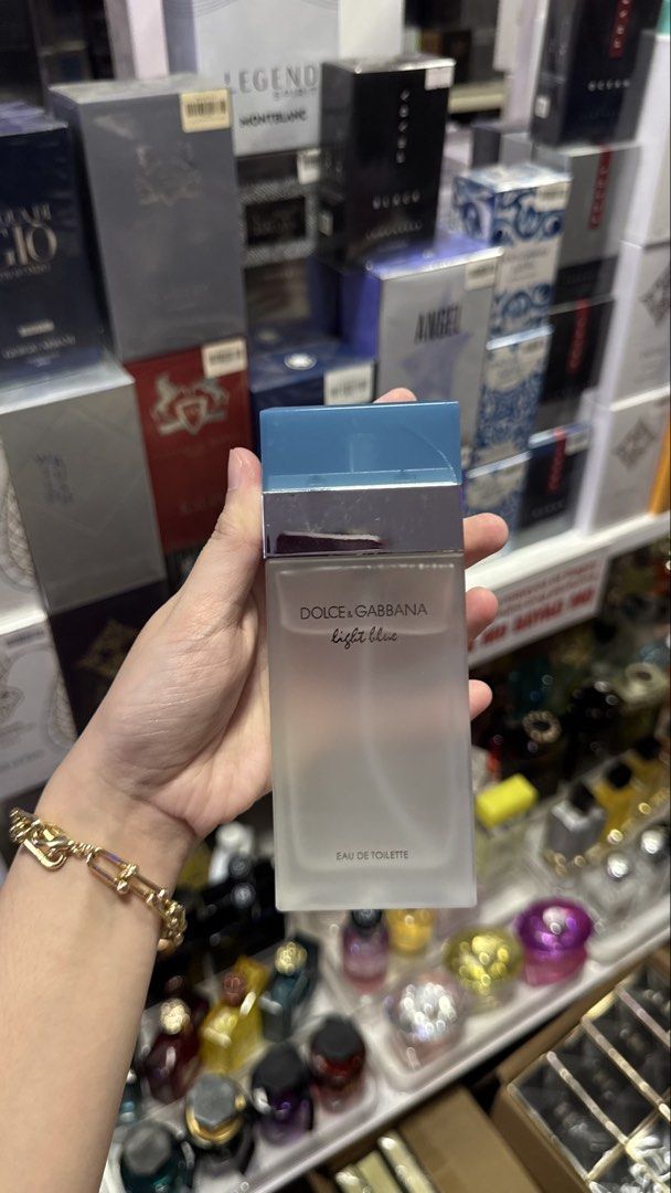 Dolce & Gabbana Light Blue EDT 100ml (Category: Fragrance & Deodorants) located in Manila. Submitted by r.nicole565 (Listing ID 1463626319, Image 2). Description: -Brandnew with Box -Long Lasting Scent -Quality -Trusted by many!🥰.