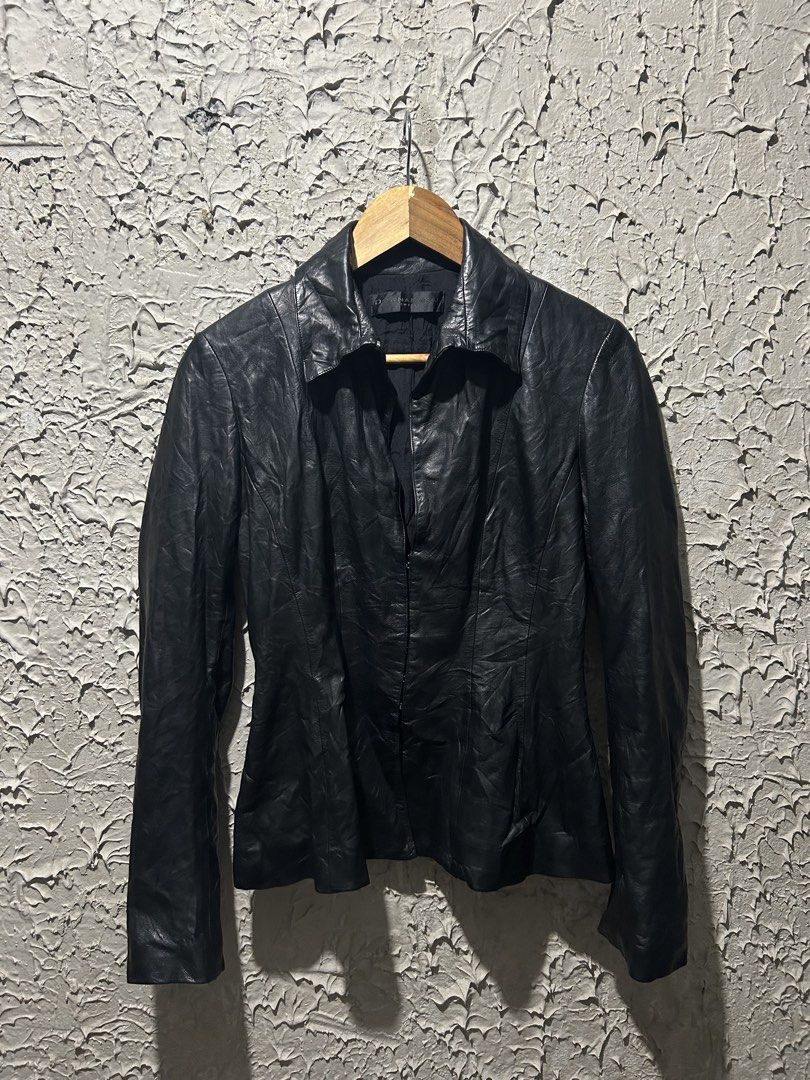 Donna karan soft leather jacket (Category: Coats, Jackets and Outerwear) located in Naga. Submitted by twinparadocs (Listing ID 1463691605, Image 1). Description: verrygood condition no issue size .