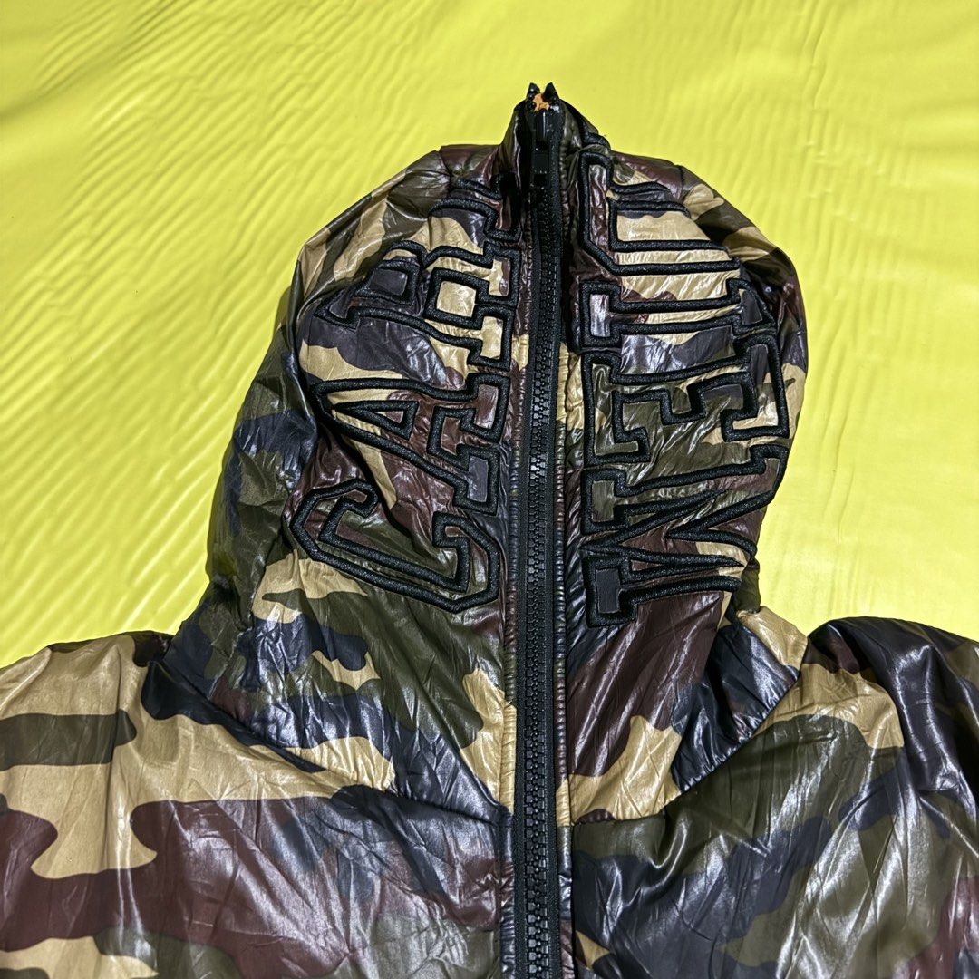 Down jacket (Category: Coats, Jackets and Outerwear) located in Pasir Mas. Submitted by joy_montana (Listing ID 1463715562, Image 3). Description: Design camourflage Down jacket Size Labuh26 Dada 21 in Bahu 19 in Lengan 26.