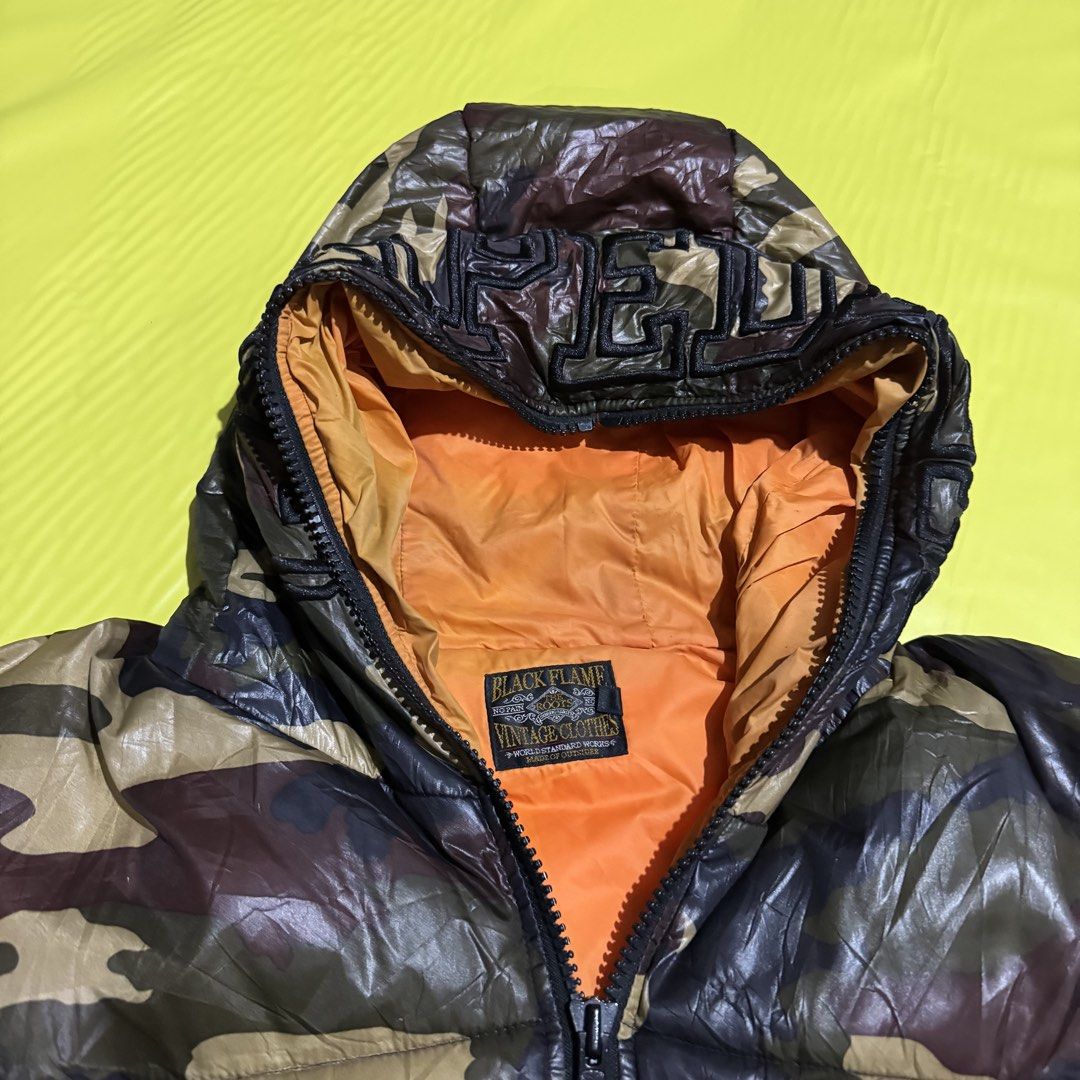 Down jacket (Category: Coats, Jackets and Outerwear) located in Pasir Mas. Submitted by joy_montana (Listing ID 1463715562, Image 2). Description: Design camourflage Down jacket Size Labuh26 Dada 21 in Bahu 19 in Lengan 26.
