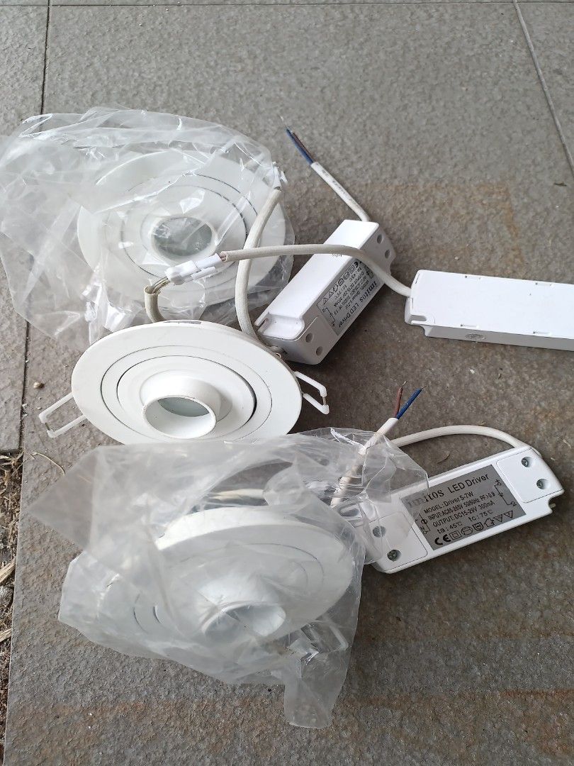 Down light (Category: Lighting) located in Kuala Lumpur. Submitted by loh.music (Listing ID 1457148210, Image 2). Description: LED down light all 3 nos - LED eye Ball - 7w 12 nos - LED eye ball - 7w 6 nos - LED dow light - 14w & 7 w total 21 nos.