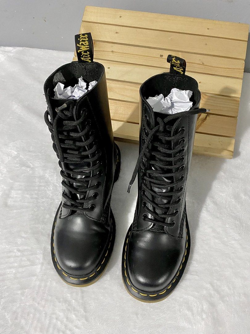 dr. martens 10092 (Category: Boots) located in Bulacan. Submitted by parapapa (Listing ID 1463642560, Image 2). Description: US 5 / Euro 36 / 23cm 9/10 condition .