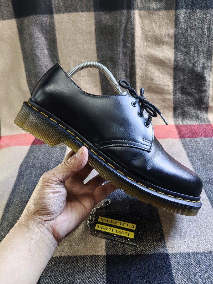 DR. MARTENS 1461 (Category: Casual Shoes) located in Baguio. Submitted by curated_luxe_brandeds (Listing ID 1463710891, Image 2). Description: DR. MARTENS 1461 UK 8 US 9 MENS EUR 42 SLIGHTLY USED PHP 4580+SF SEE PICS FOR DETAILS EXCELLENT CONDITION COLOR MAY VARY DUE TO LIGHTING MOP BDO /GCASH NO COD /COP FB PAGE /CAROUSELL : curated_luxe_brandeds FACEBOOK SELLING ACCOUNT : Esteph Colpita SA PHYSICAL STORE:STALL 324A THIRD FLOOR SKYWORLD SESSION 