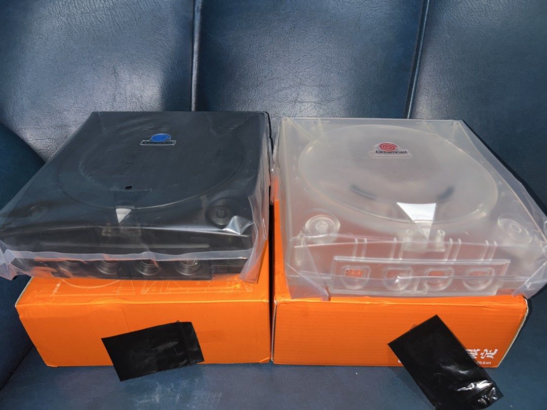 Dreamcast shell (Category: Others) located in Binalonan. Submitted by roncabacang (Listing ID 1463740235, Image 1). Description: Brand New dreamcast shell with 2 different logo sticker variant. Translucent black - 1650 Translucent white - 1650 Meetup: Savemore Binalonan (Pangasinan) Shipping via JnT or LBC COP Payment via Gcash .