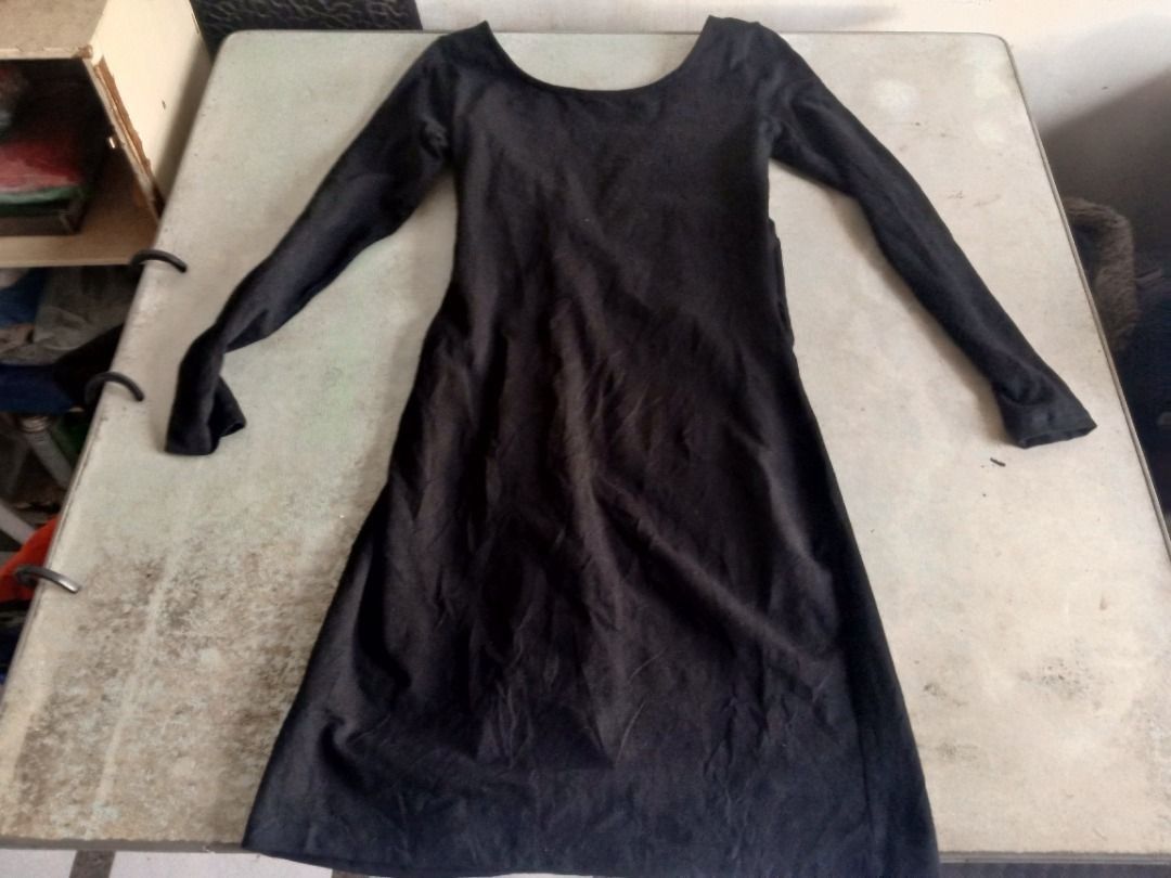 Dress US BNEWTAG (Old Navy) (Category: Dresses) located in Los Banos. Submitted by mania-62906 (Listing ID 1463596193, Image 2). Description: BNewtag. US small. Black.