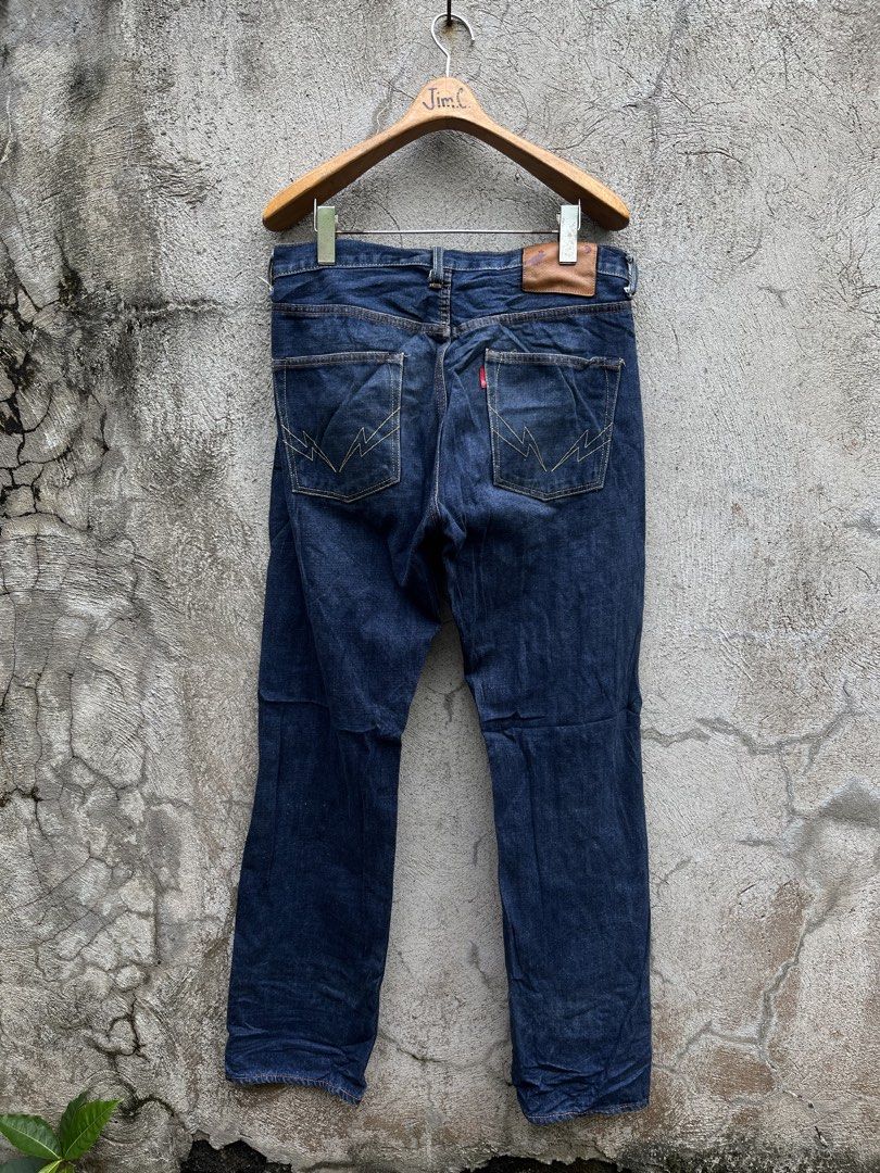 Dry Bones Jeans Dark Wash Denim (Category: Jeans) located in Davao. Submitted by streetsight (Listing ID 1463642338, Image 2). Description: - Dark wash denim jeans from Dry Bones - Classic five-pocket style - Button fly closure - Signature Dry Bones stitching on back pockets - Selvedge detail on cuffs - Great pair of jeans -Size 32 -Length 42 -Leg Opening 8.