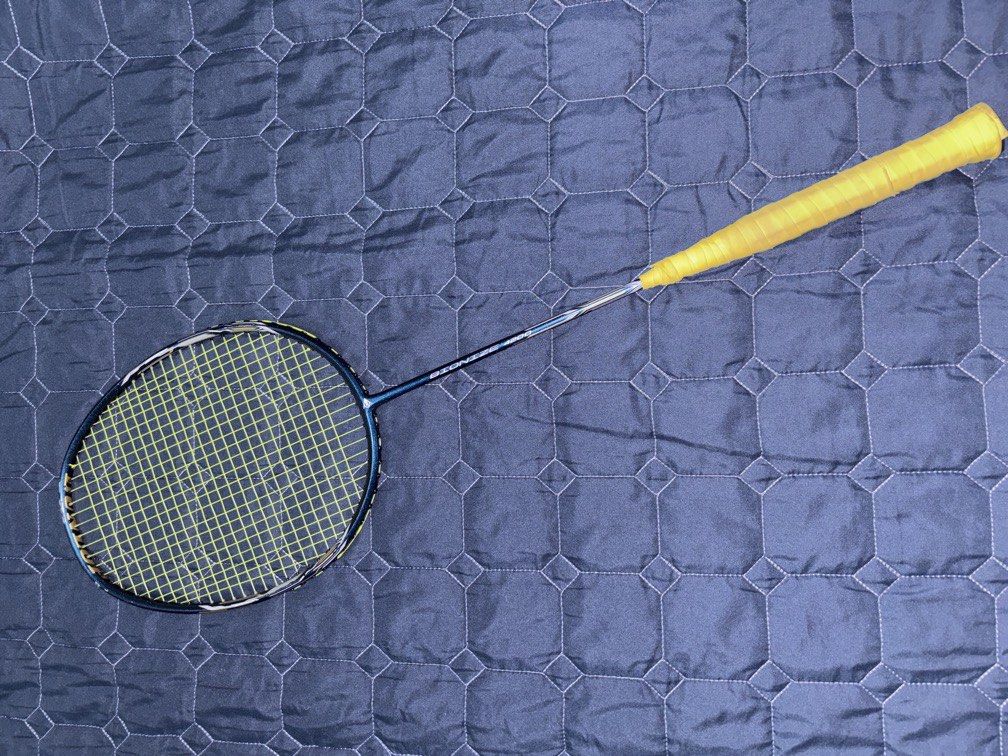 Dunlop BIONIZE 4200 Badminton racket (Category: Racket and Ball Sports) located in Binan City. Submitted by fashion_claims (Listing ID 1463660956, Image 1). Description: one of my tournament racket that is slightly used, still okay and the string is also new, inclusion racket bag, still tough.
