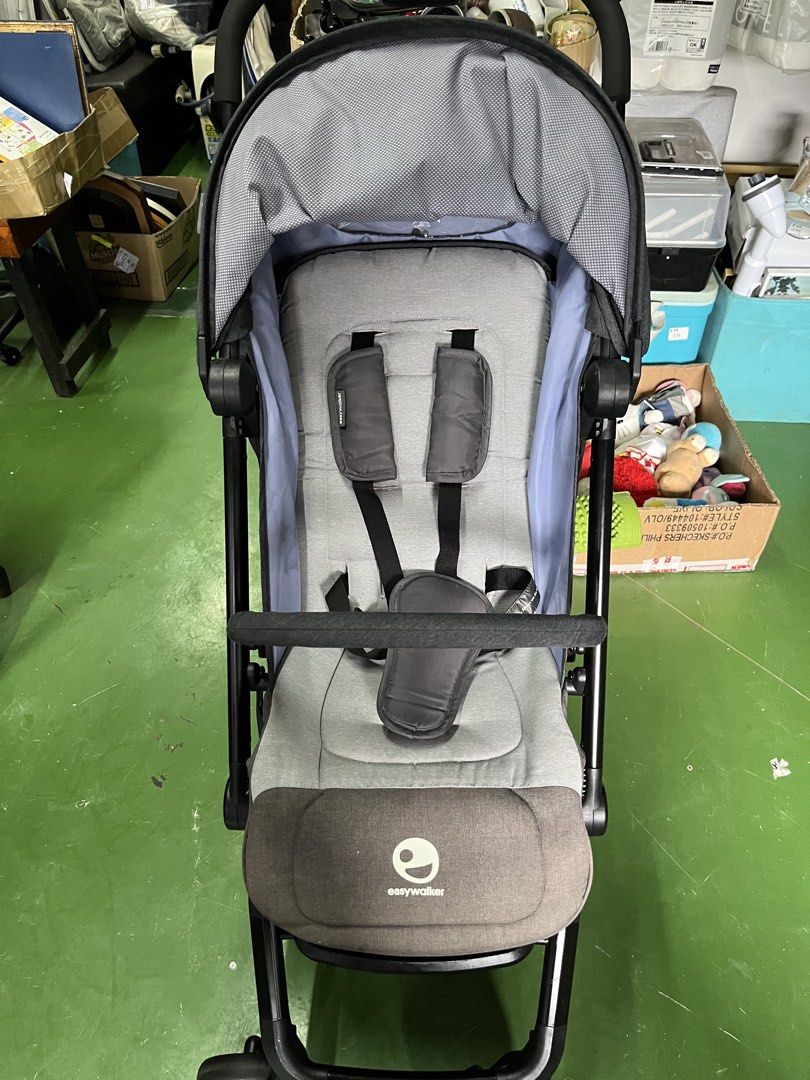 Easywalker Stroller Grey (Category: Strollers) located in Manila. Submitted by batusaipus03057 (Listing ID 1463604448, Image 2). Description: Easywalker Buggy XS compact travel stroller, designed for parents who need a lightweight and portable ride for their little ones. Key FeaturesLightweight Frame: It weighs only about 6 kilograms, which makes lifting and carrying simple. One-Hand Fold: You can easily collapse it into a compact, self-standing 