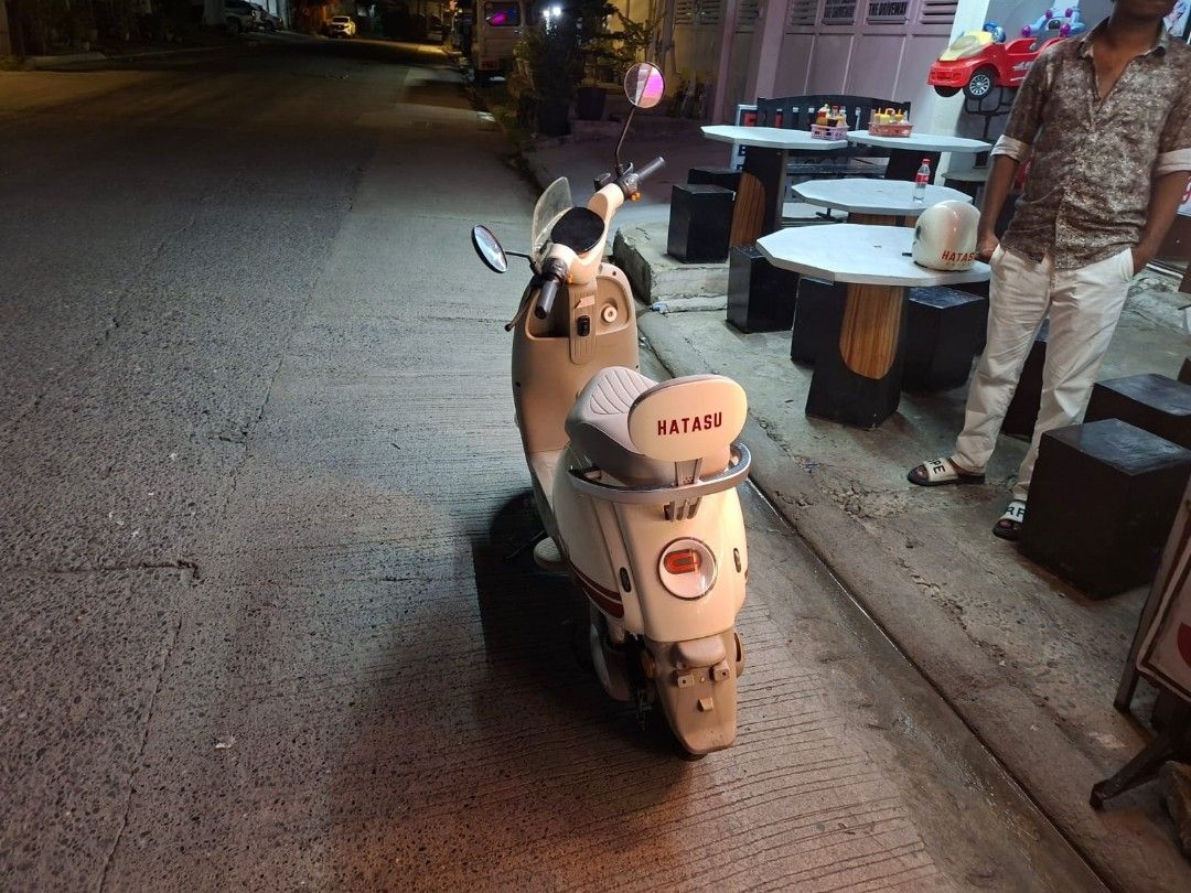 Ebike Hatasu vivi (Category: Motorbikes for Sale) located in Manila. Submitted by boldfalcon_f8da1f (Listing ID 1463655616, Image 3). Description: Hatasu Ebike Vivi • Battery: 48V20AH Lead-Acid • Motor: 800 watts Differential Motor • Range: 45-50 Kms • Speed: 40-42Kph • Dimension (LxWxH): 165cmx67cmx127cm • Controller: 12-tube sine wave controller, current limit 30A+- Ia • Capacity: 159kg • Shocks: Front Shock 340mm RearShock : 270mm • Braking Sy