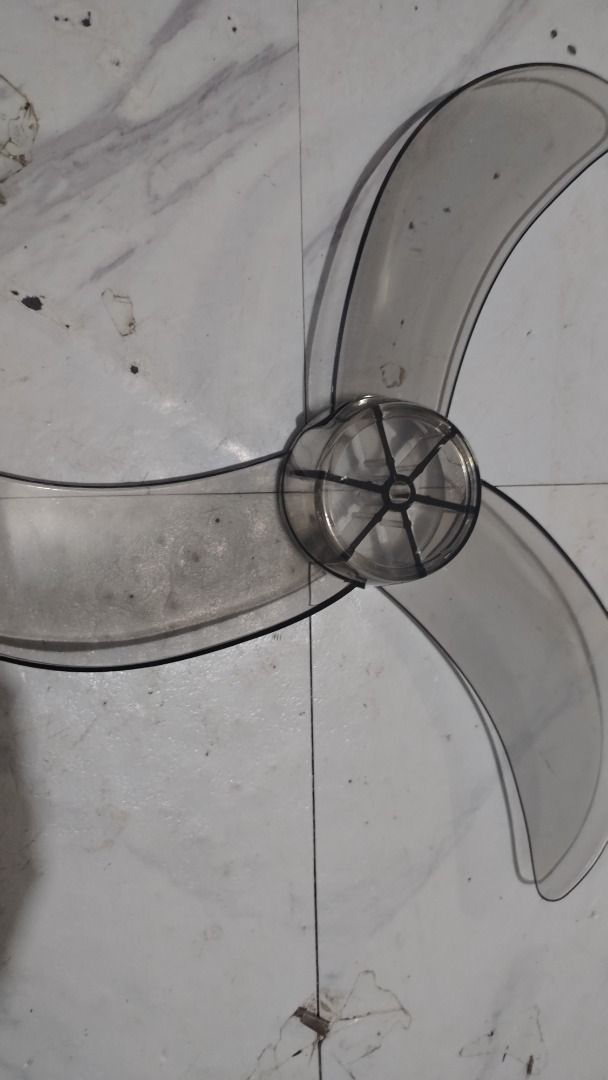 Electric fan Blade 16 universal (Category: Fans) located in San Juan City. Submitted by royalearth_566911 (Listing ID 1463674846, Image 2). Description: Universal blade 16 Factory align can fit in Half-moon and full circle type shafting.