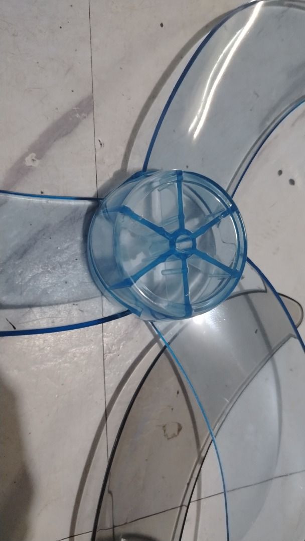 Electric fan Blade 16 universal (Category: Fans) located in San Juan City. Submitted by royalearth_566911 (Listing ID 1463674846, Image 3). Description: Universal blade 16 Factory align can fit in Half-moon and full circle type shafting.