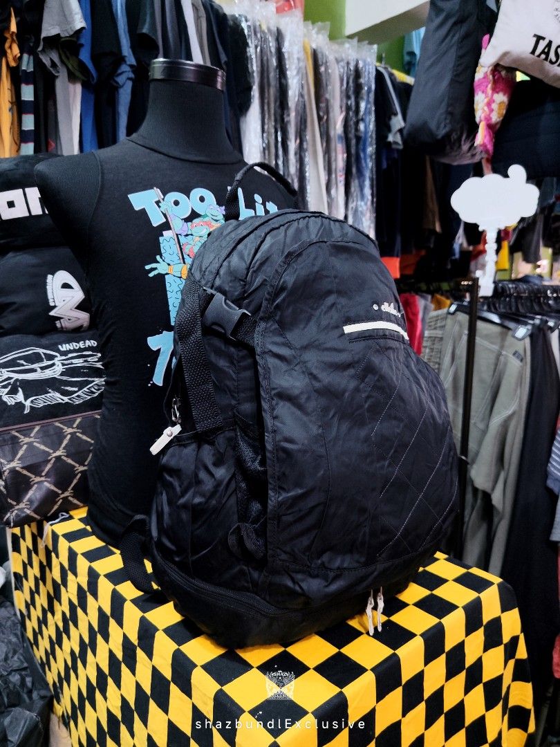 ELLESSE BACKPACK (Category: Backpacks) located in Pekan. Submitted by shazbundlexclusive (Listing ID 1463596438, Image 3). Description: ELLESSE BACKPACK Molek jugak buat ride mahupun outstation Belah dalam partition utama dgn bawah, canvas dia terbuka. Tp belah dlm. Xpa xnampak. LOCK RM35 SAHAJA. HAH DERAS. Pos JNT DFOD 10sm/15ss wsap Ol9 992 5154.