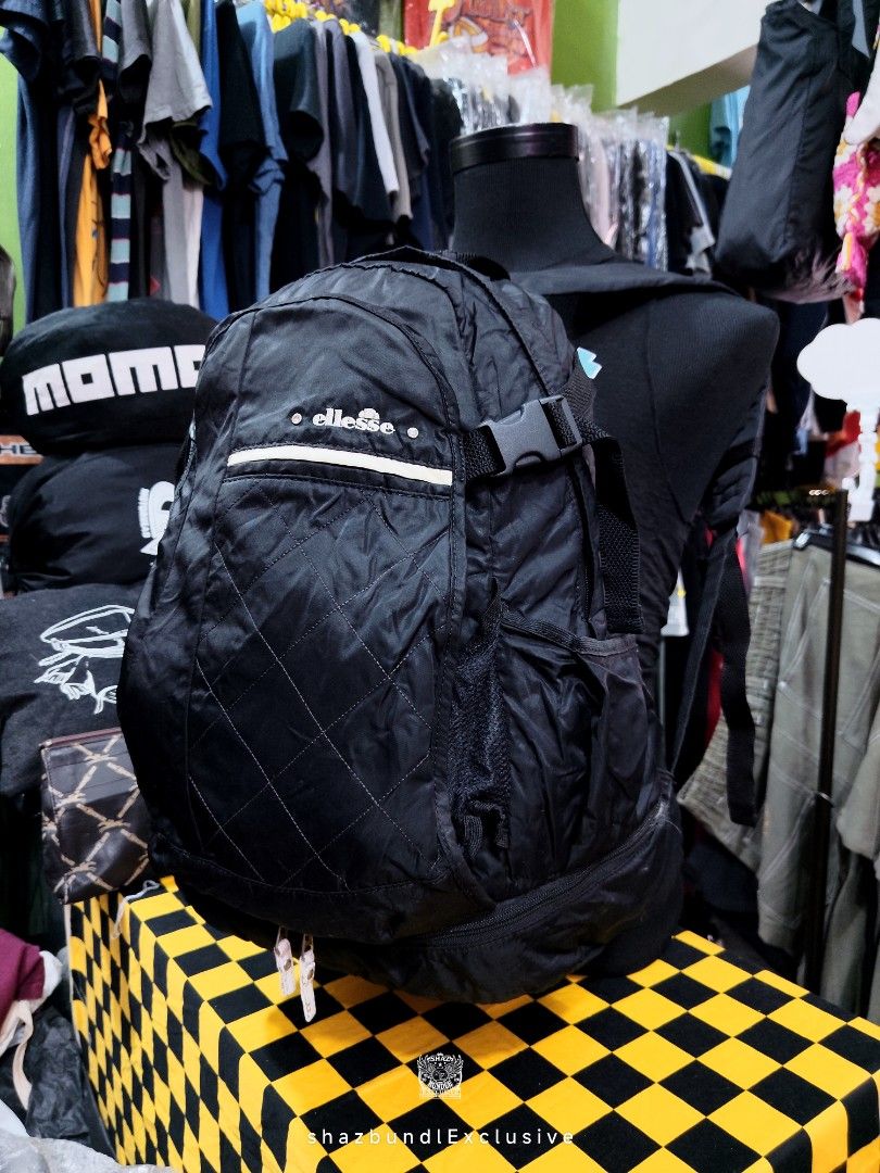 ELLESSE BACKPACK (Category: Backpacks) located in Pekan. Submitted by shazbundlexclusive (Listing ID 1463596438, Image 1). Description: ELLESSE BACKPACK Molek jugak buat ride mahupun outstation Belah dalam partition utama dgn bawah, canvas dia terbuka. Tp belah dlm. Xpa xnampak. LOCK RM35 SAHAJA. HAH DERAS. Pos JNT DFOD 10sm/15ss wsap Ol9 992 5154.