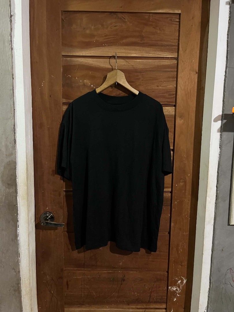 ESSENTIALS TEE (Category: Activewear) located in Tagum. Submitted by danelle_closet1106 (Listing ID 1463657811, Image 2). Description: EXCELLENT SIZE:XL TO XXL NO ISSUE.