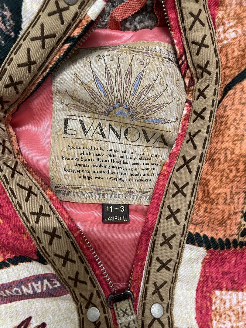 Rare vintage Evanova puffer jacket (Category: Hoodies) located in General Mariano Alvarez. Submitted by bandzzx (Listing ID 1463689332, Image 2). Description: Best for large fit.