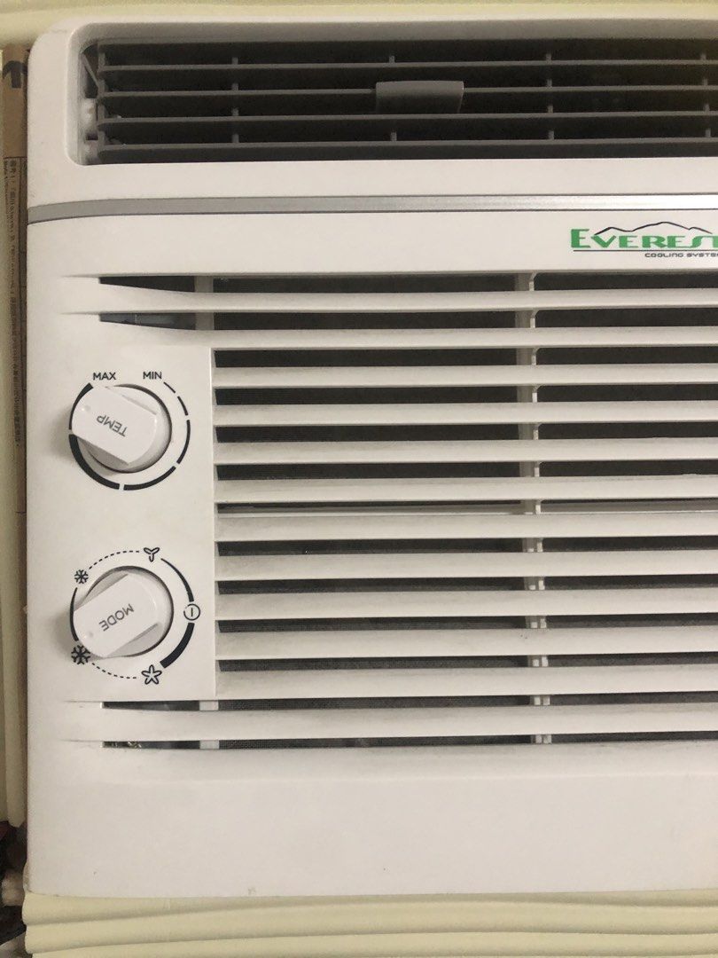 Everest 0.6HP Non-Inverter Window Type Aircon (Category: Air Conditioning and Heating) located in Caloocan City. Submitted by ninyadolor (Listing ID 1463640081, Image 2). Description: - Everest Optimum HE Series window type aircon - Effectively cools down rooms - Features temperature and mode controls - Selling because of moving out - Pick up only ORIGINAL PRICE IS 8,999.