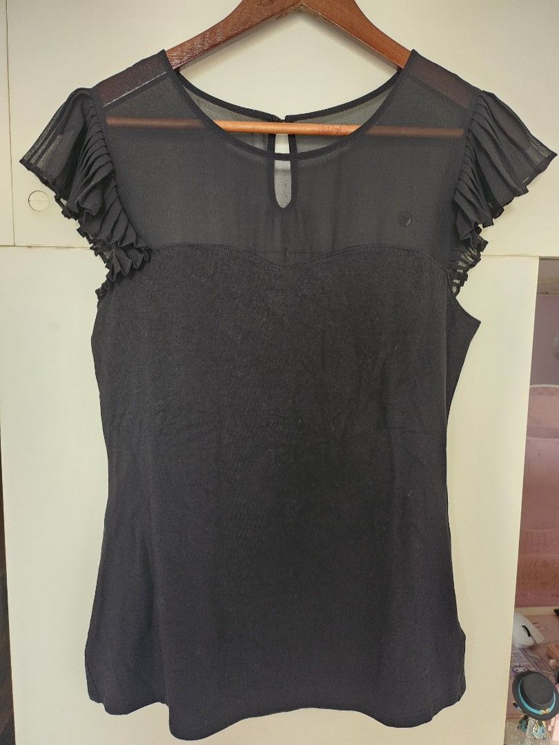 Express Black Sheer Mesh Ruffle Sleeve Top Size M (Category: Blouses) located in Taguig. Submitted by ynalorenzo (Listing ID 1463621190, Image 1). Description: - Button detail at the back neckline.