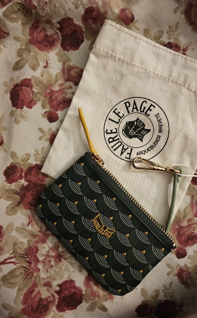 Fauré Le Page Key Pouch Empire Green (Category: Purses & Pouches) located in Makati City. Submitted by prelovedbagsandmorex (Listing ID 1463621445, Image 1). Description: Pre-loved Authentic Excellent condition Never used actually Fauré Le Page Key Pouch Empire Green Bought at Fauré Le Page, Greenbelt 4.