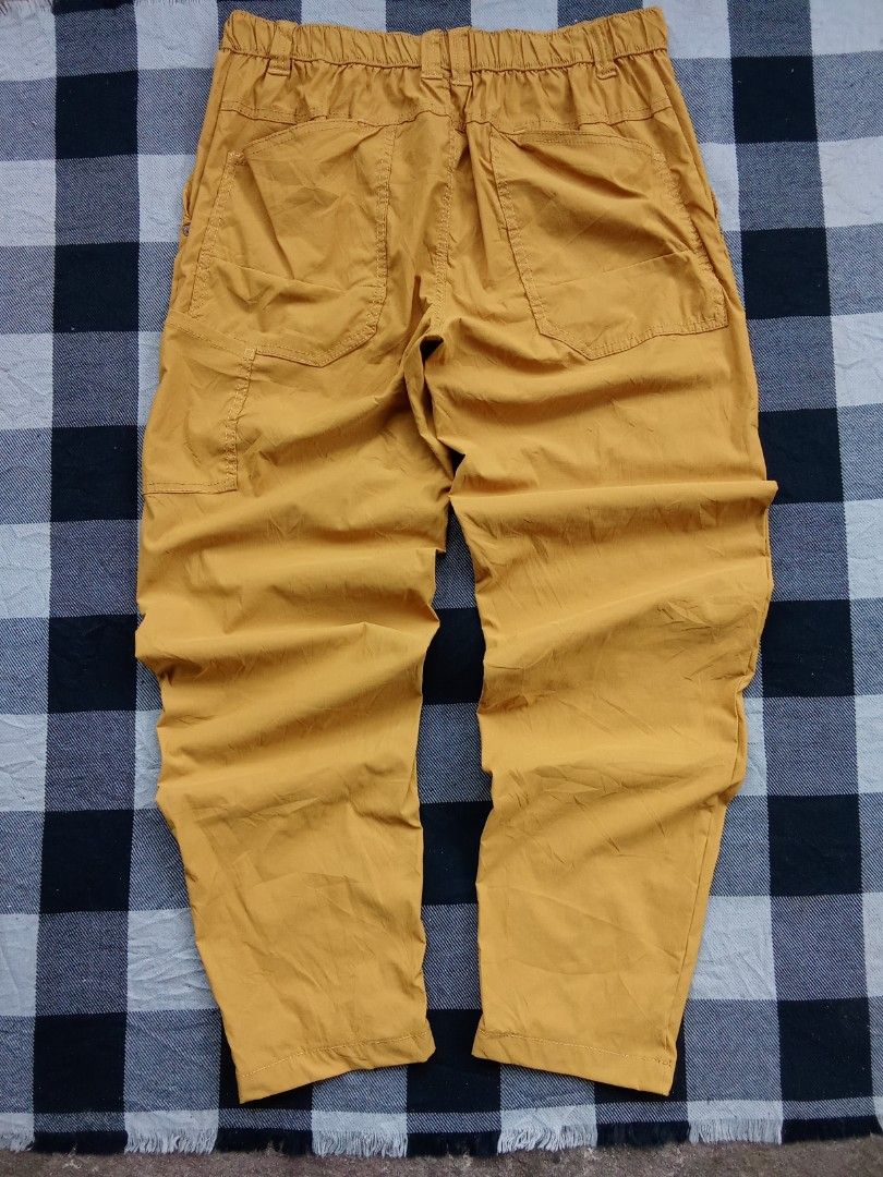 Fieldcore Utility pants (Category: Trousers) located in Polomolok. Submitted by timog_high_ice_v2 (Listing ID 1463668082, Image 3). Description: - Nylon Material - Size L - Waist 32-34 - Length 41.5 - Lightweight - Easy to Dry Solid 🫶.