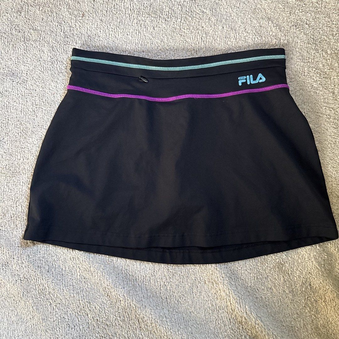 Fila athletic skort (M) (Category: Activewear) located in Vigan. Submitted by chiyannav (Listing ID 1463708002, Image 1). Description: .