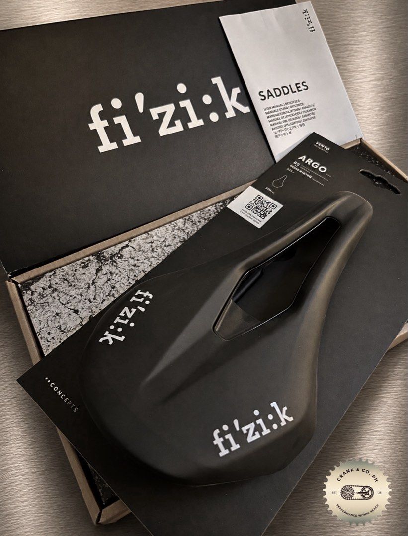 Fizik Argo Vento R5 Road Racing Saddle (Category: Bicycles) located in Makati City. Submitted by crankncoph (Listing ID 1463670320, Image 1). Description: - Fizik Argo Vento R5 Road Racing Saddle - Width: 140mm - Weight: 225g - Designed for performance road cycling - Includes original packaging and manual.
