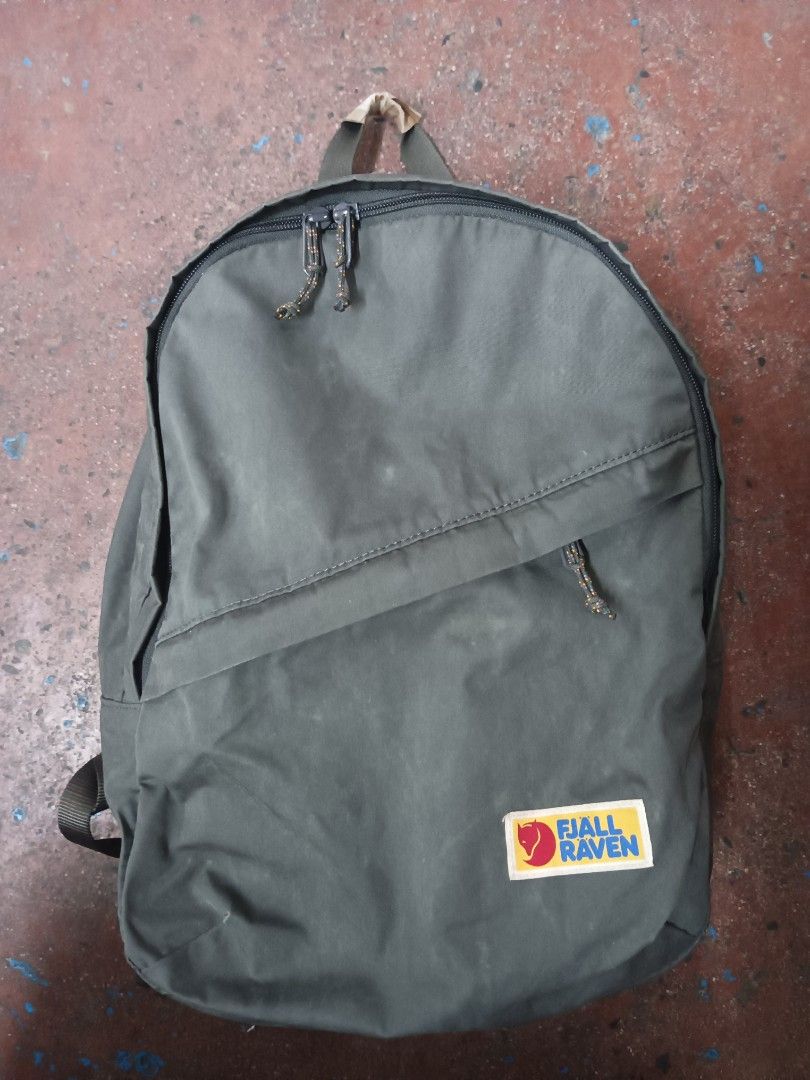 Fjallraven Vardag Backpack Stone Gray (Category: Backpacks) located in Quezon City. Submitted by arvietekto (Listing ID 1463627557, Image 1). Description: Fjall Raven Vardag Backpack G-1000 fabric Stone gray excellent quality excellent materials affordable just messega me for additional information and deals. - Classic Fjallraven Vardag backpack in a nice green color. - Durable material, great for everyday use. - Features a front zip pocket and a