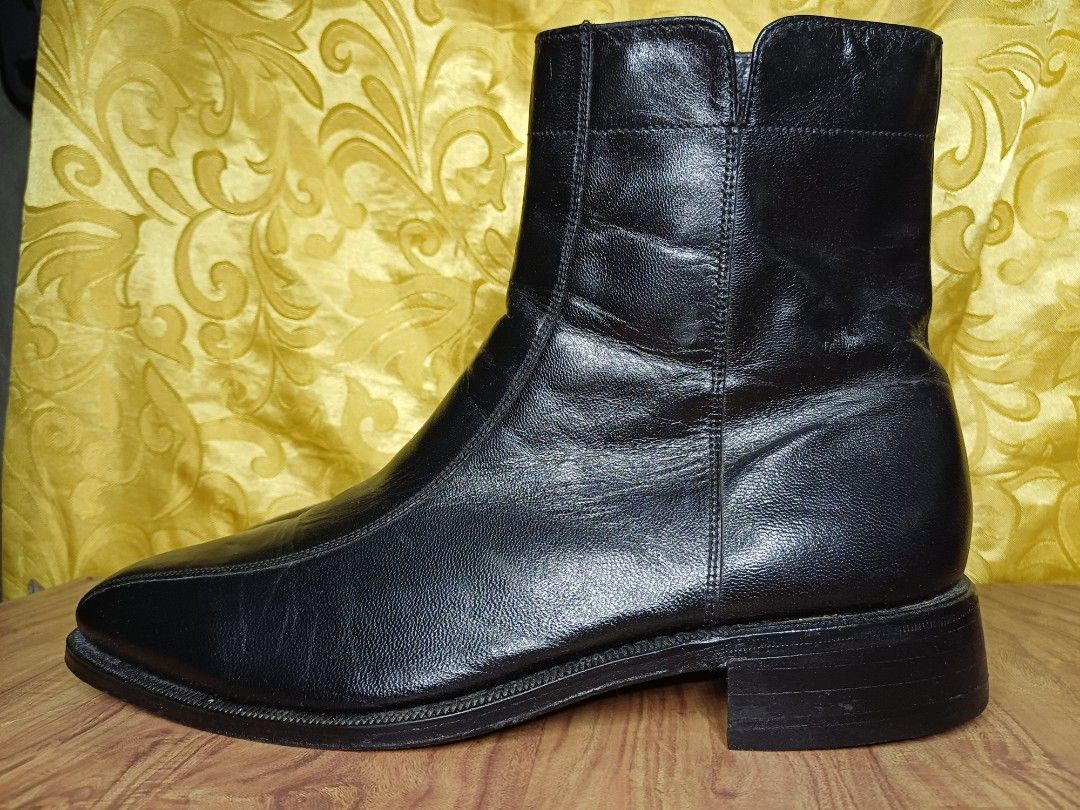 Florsheim ZipLock Boots ◾️👢 (Category: Boots) located in Quezon City. Submitted by jstreetsole (Listing ID 1463576276, Image 2). Description: Florsheim ZipLock Boots ◾️👢 Size 9.5 / 43 , 27.5 cm 📏 ✅Secondhand ✅Excellent Condition ✅Leather ✅️Made in India •💰 Payment Method. G-cash or meet up around Qc Commonwealth - Cod Along Metro manila •Can do Via. -Lalamove 🏍 -Jnt 🚌 -Lbc 🚌 Price: 1.5k Direct message for more details..