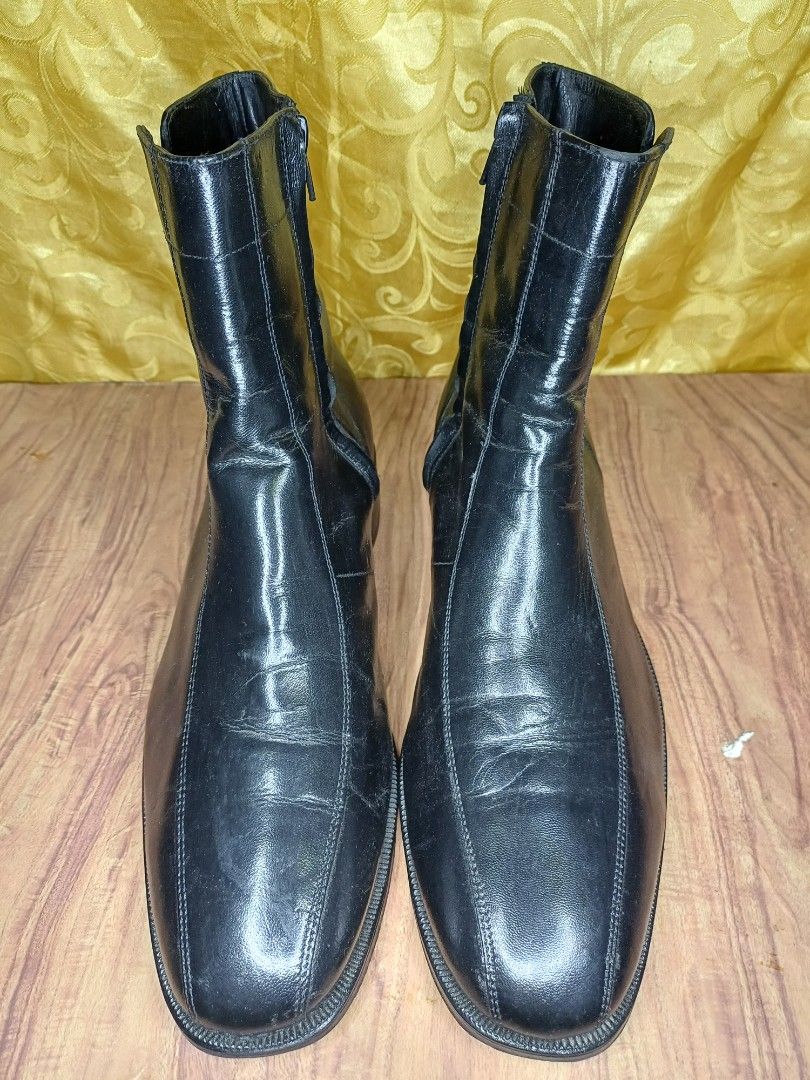 Florsheim ZipLock Boots ◾️👢 (Category: Boots) located in Quezon City. Submitted by jstreetsole (Listing ID 1463576276, Image 1). Description: Florsheim ZipLock Boots ◾️👢 Size 9.5 / 43 , 27.5 cm 📏 ✅Secondhand ✅Excellent Condition ✅Leather ✅️Made in India •💰 Payment Method. G-cash or meet up around Qc Commonwealth - Cod Along Metro manila •Can do Via. -Lalamove 🏍 -Jnt 🚌 -Lbc 🚌 Price: 1.5k Direct message for more details..