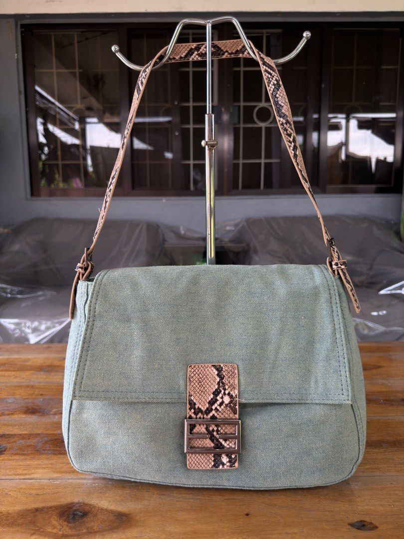 "F€Nd! insp0" Snakeskin Flap Shoulder Bag (Category: Shoulder Bags) located in Cadiz. Submitted by solynb28 (Listing ID 1446975894, Image 1). Description: -thrifted -washed and ready to use -semi-med -negotiable ▫️what you see is what you get▫️colors may vary due to lighting▫️buy at your own risk ▫️no long reservation, unless paid▫️payment 1st policy▫️no return, no exchange, no refund▫️joy miners/reservers will be blocked▫️.